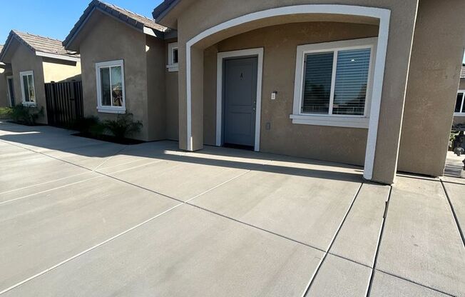 Duplex in Nortwest Bakersfield