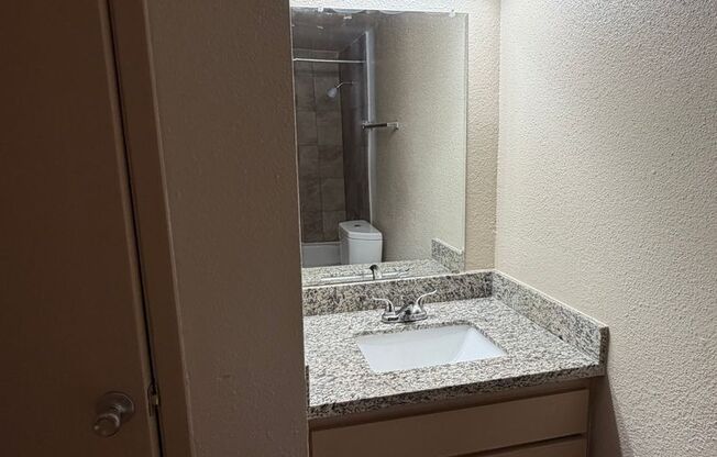 1 bed, 1 bath, 682 sqft, $925, Unit 707