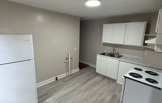 Cozy 2 Bedroom Duplex (Move in Special if you move in by May 15,2025)