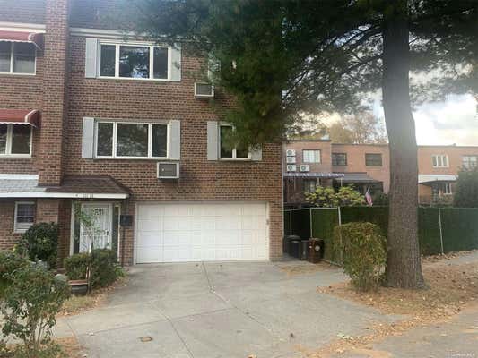 3 beds, 2 baths, $2,800, Unit 1