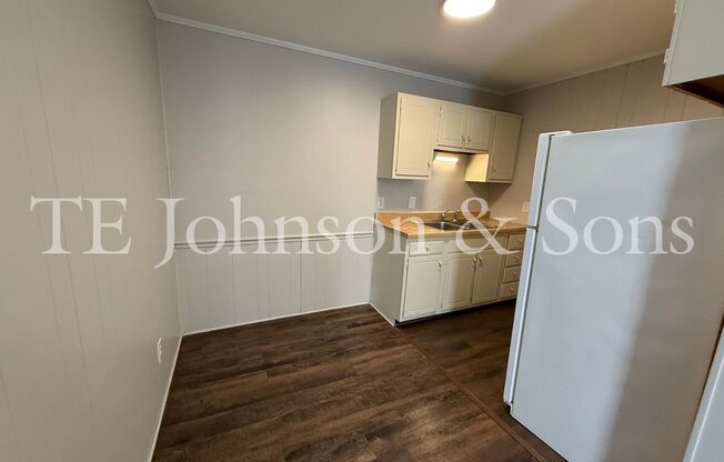 1 bed, 1 bath, $695, Unit 126 Weatherwood 6
