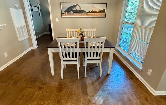 3 beds, 2 baths, 1,394 sqft, $2,850, Unit Daniel Ellis