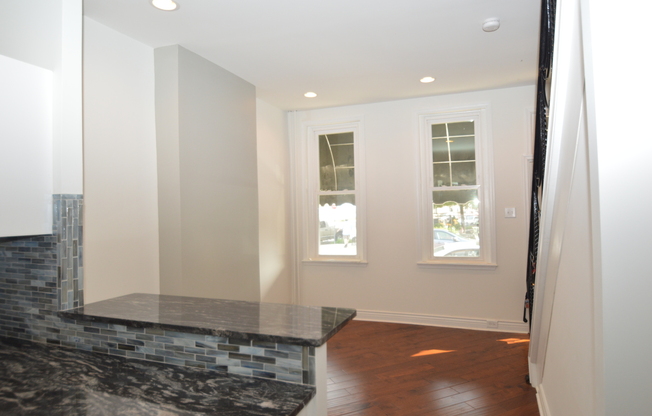 Beautifully Renovated 2BR Fishtown Home with Deck AVAIL 6/1