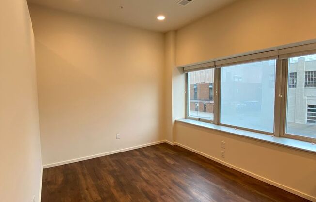 1 bed, 1 bath, 611 sqft, $1,145, Unit 720