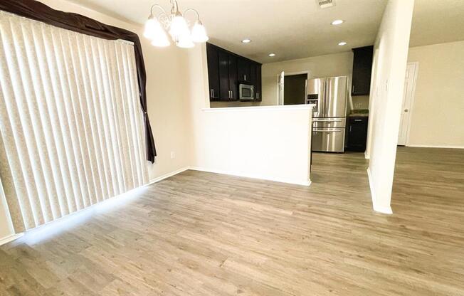 8823 SUMMERSET MDW CT