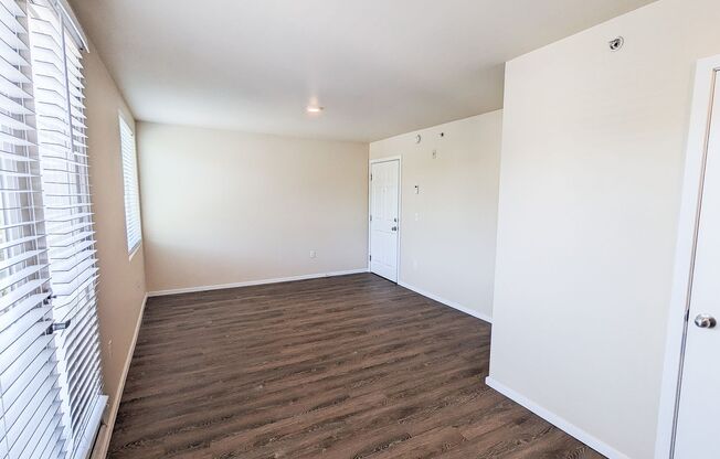 Studio, 1 bath, 160 sqft, $1,425, Unit 301