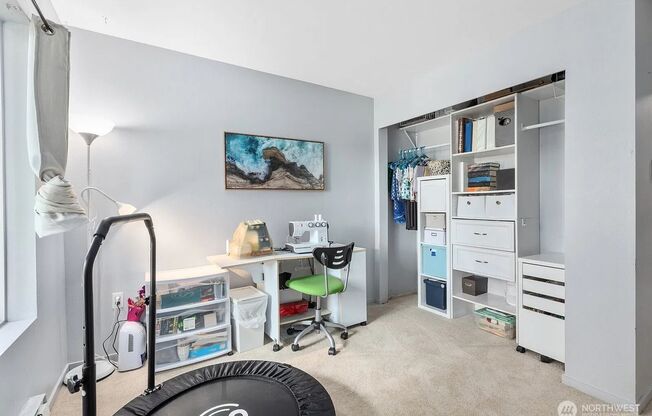 3 beds, 1 bath, $2,700, Unit UNIT 102