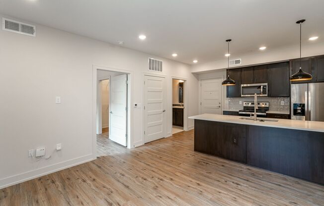 2 beds, 2 baths, 785 sqft, $1,950, Unit 1050 N 4th St. Apt. 206