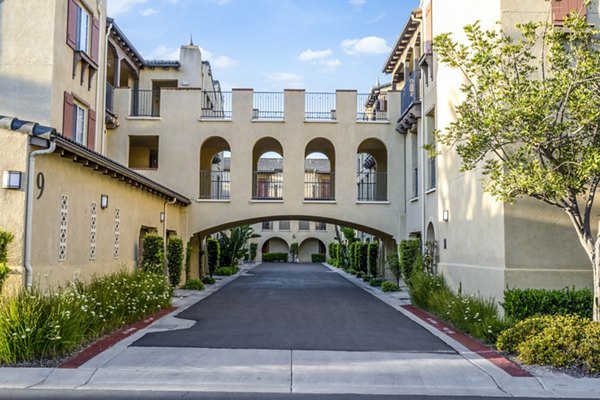 Rolling Hills Gardens Apartments in Chula Vista