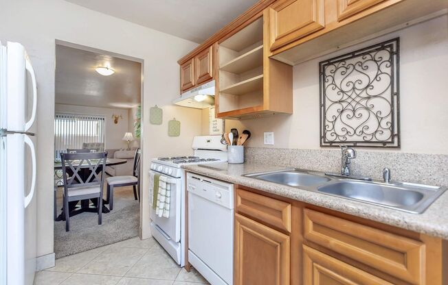 2 beds, 1 bath, 760 sqft, $1,129