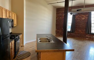 265 N. QUEEN ST. APT. 205 YORK, PA 17403 **GABLE FLATS***