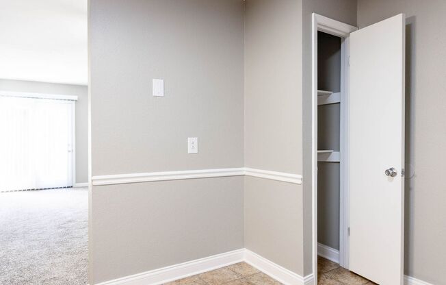 3 beds, 1.5 baths, 960 sqft, $1,250, Unit C8