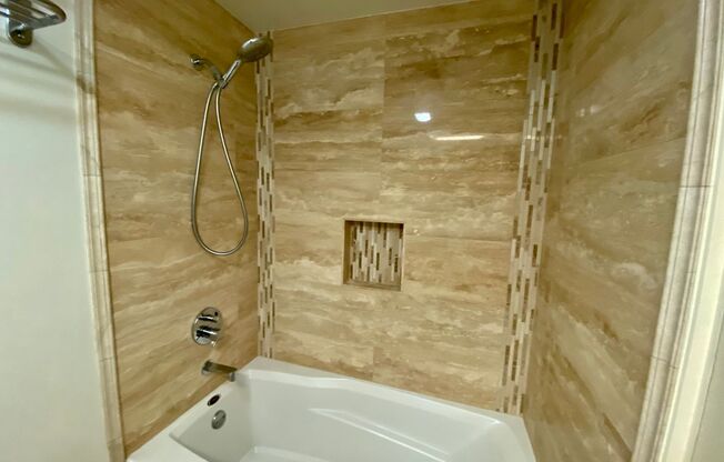 3 beds, 3 baths, $4,100