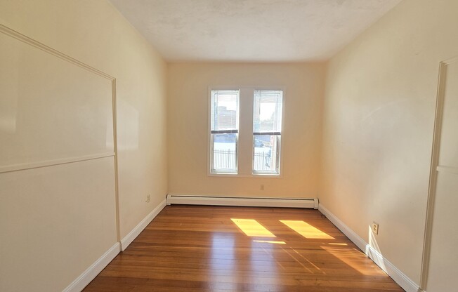 2 beds, 1 bath, 1,300 sqft, $2,700, Unit 1
