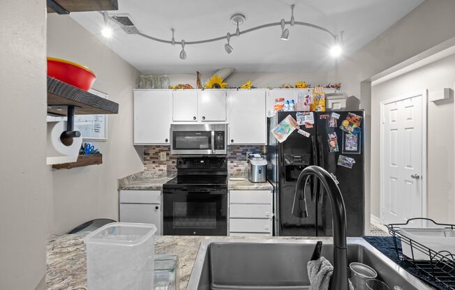 Charming 2-Bedroom Home in Virginia Beach