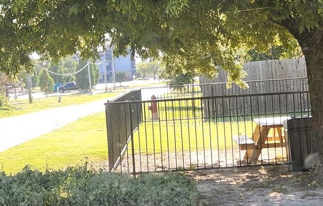 3 beds, 2 baths, 1,000 sqft, $1,200, Unit 111