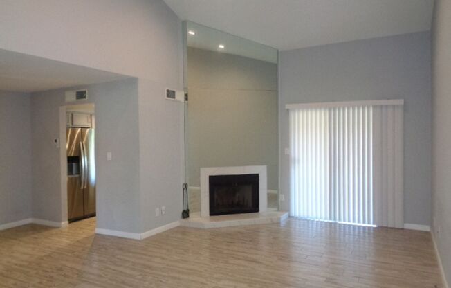 Spacious condo in Scottsdale-close to Scottsdale Shea Medical Center!