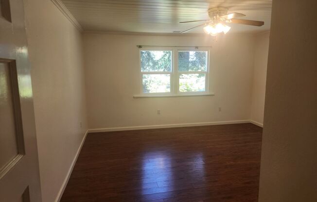 3 beds, 1 bath, $3,300