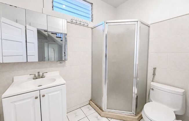 1186 W 37 DR