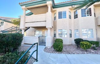 Immaculate 2 beds with 2 baths Condo