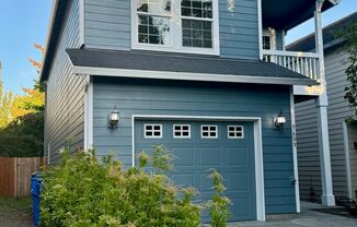 MOVE IN SPECIAL!! Beautifully Remodeled House near Vancouver Mall