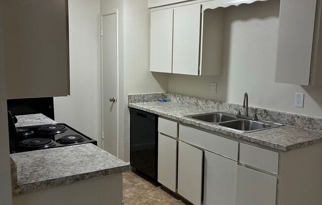 2 beds, 1 bath, 992 sqft, $1,325, Unit 1632-151