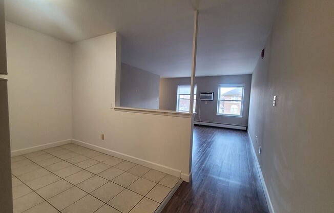 1 bed, 1 bath, $1,195, Unit 210