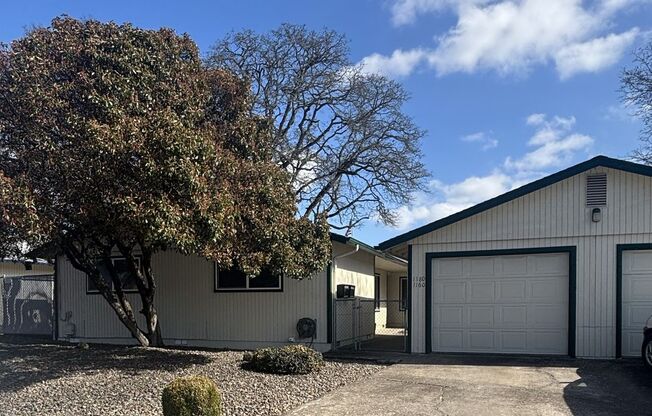 1160-1180 18th St SE Salem, OR 97302