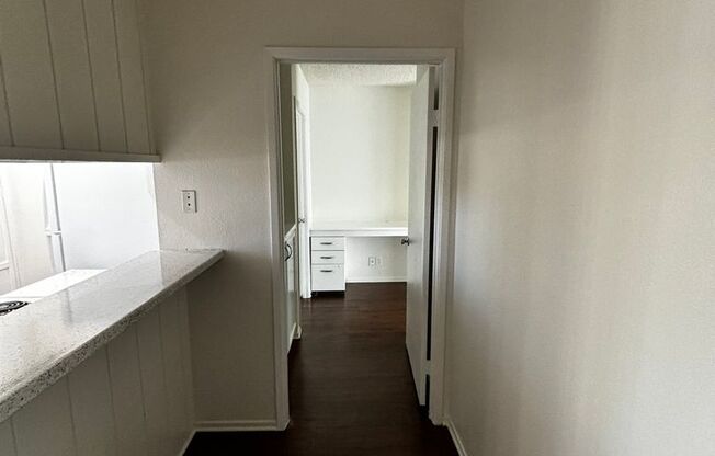 1 bed, 1 bath, 780 sqft, $2,425, Unit 26