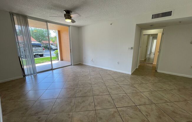 ANNUAL RENTAL - 1ST FLOOR 3 BED / 2 BATH CONDO ENCLAVE AT NAPLES!