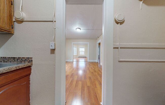 2 beds, 1 bath, $2,445, Unit 209