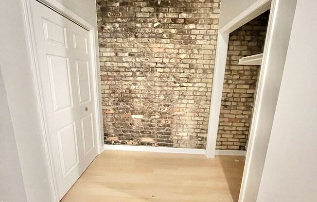 Studio, 1 bath, $850, Unit 1728-02