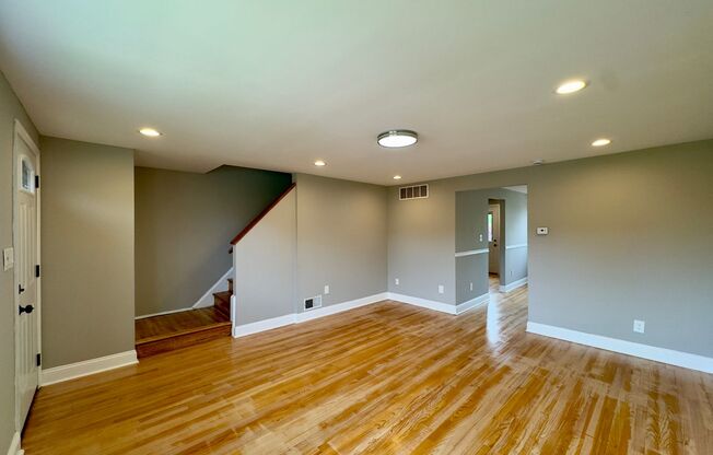 Charming 3 Bedroom/2 Bathroom Townhome in Dundalk, MD!