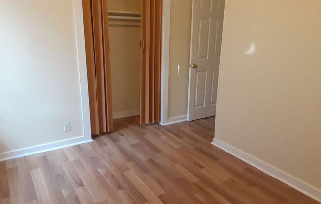 3 beds, 1 bath, $850