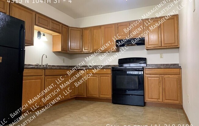 4315 N 104 ST
