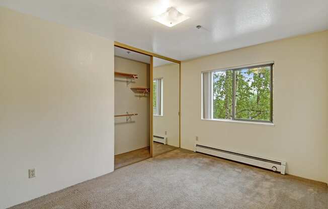 Sunset Ridge Large Closet