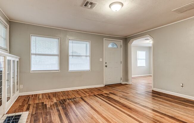 Cute Remodeled Bungalow in the heart of OKC!
