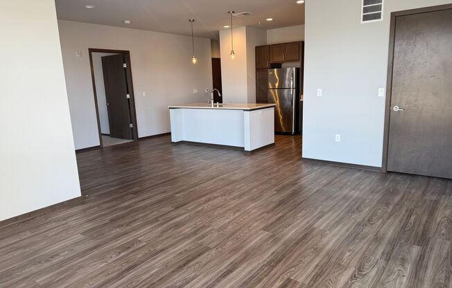 2 beds, 2 baths, 1,391 sqft, $2,600, Unit 213