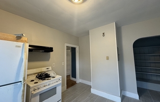 4 beds, 1 bath, 1,400 sqft, $3,500, Unit 2