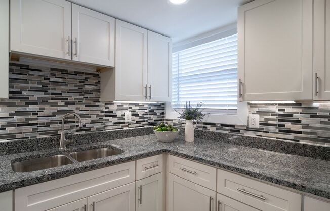 3 beds, 2.5 baths, 1,600 sqft, $1,696, Unit F5