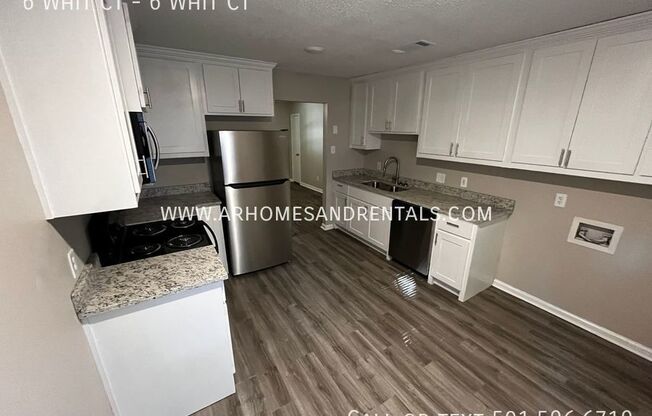 2 beds, 1 bath, 784 sqft, $895