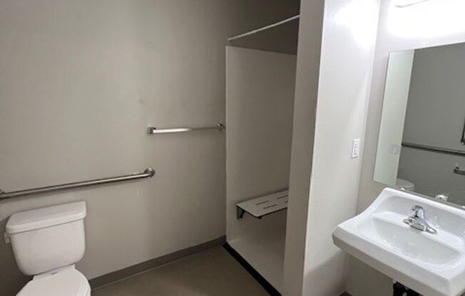 Studio, 1 bath, 184 sqft, $925, Unit B2