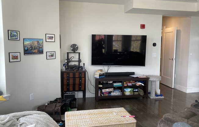 1 bed, 1 bath, 865 sqft, $3,000, Unit 401