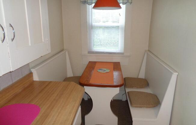 4 LESLIE RD