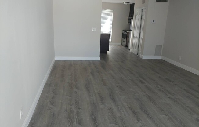 Studio, 1 bath, 450 sqft, $1,550, Unit 302