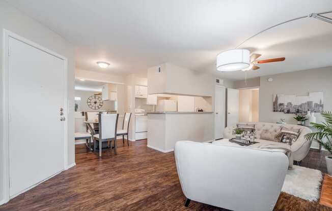 Plaza DeVille Apartments