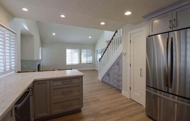 FULLY RENOVATED 3 BEDROOM, 2 BATHROOM TOWNHOUSE IN YERBA BUENA VILLAS. MUST SEE!!!