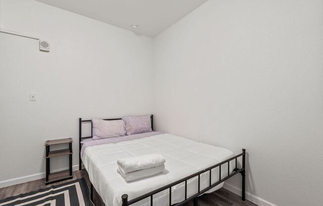 3 beds, 2 baths, 1,450 sqft, $1,400, Unit #206