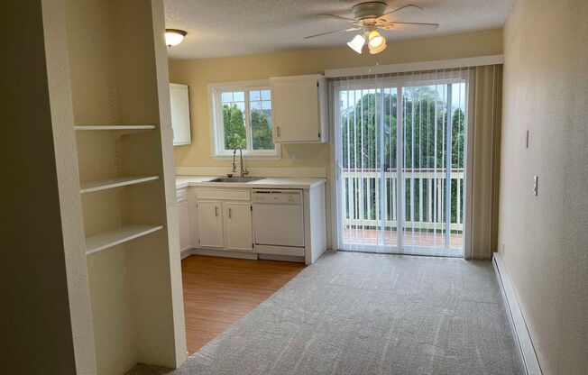 2 beds, 1 bath, $1,695, Unit 3