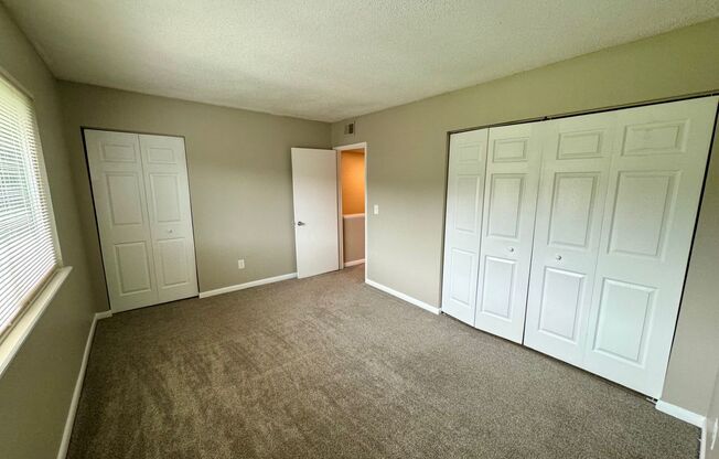 2 beds, 2.5 baths, 1,372 sqft, $1,050, Unit 1E